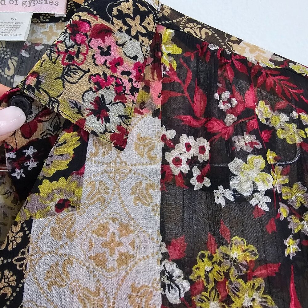 Band of Gypsies Womens Sz XS Sheer Floral Roll Tab Sleeve Blouse Casual Boho Top - Picture 2 of 12